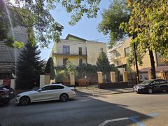 Cladire 995 mp. Activitati educationale, medicale sau birouri